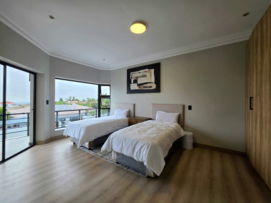 5 Bedroom Property for Sale in Plattekloof Western Cape